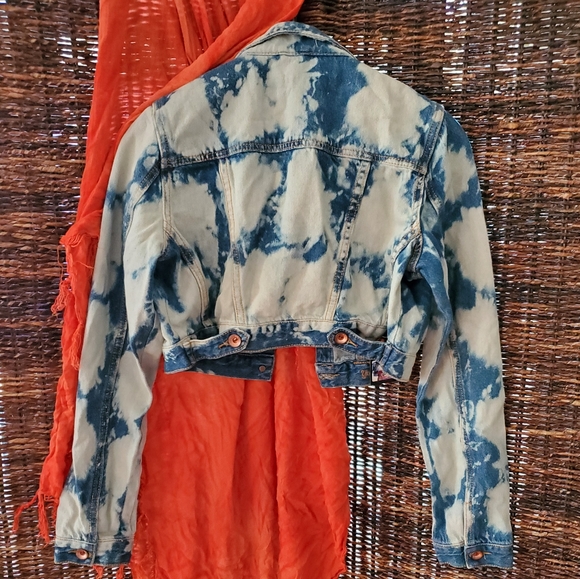 DOLLHOUSE Blue Jean Acidwash Crop Top Denim Jacket - Picture 2 of 4